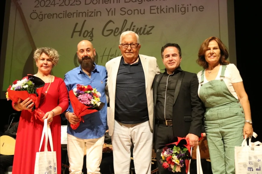 Kdz. Ereğli Belediyesi Halk Evleri Bağlama Kursu Yıl Sonu Konseri İzleyiciden Tam Not Aldı